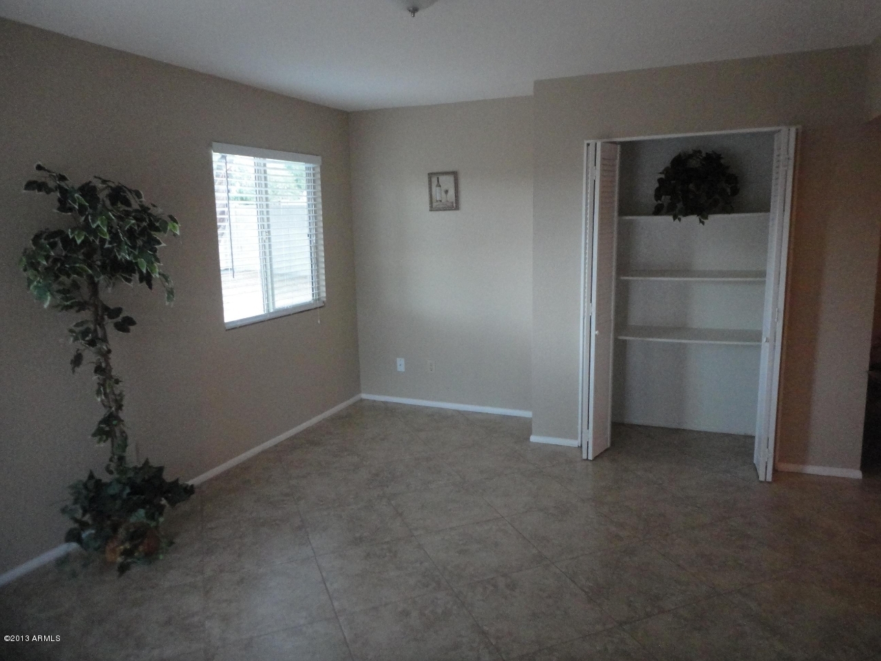 324 East Harwell Road Gilbert, AZ 85234 - Photo 8 of 19 LIVING 1