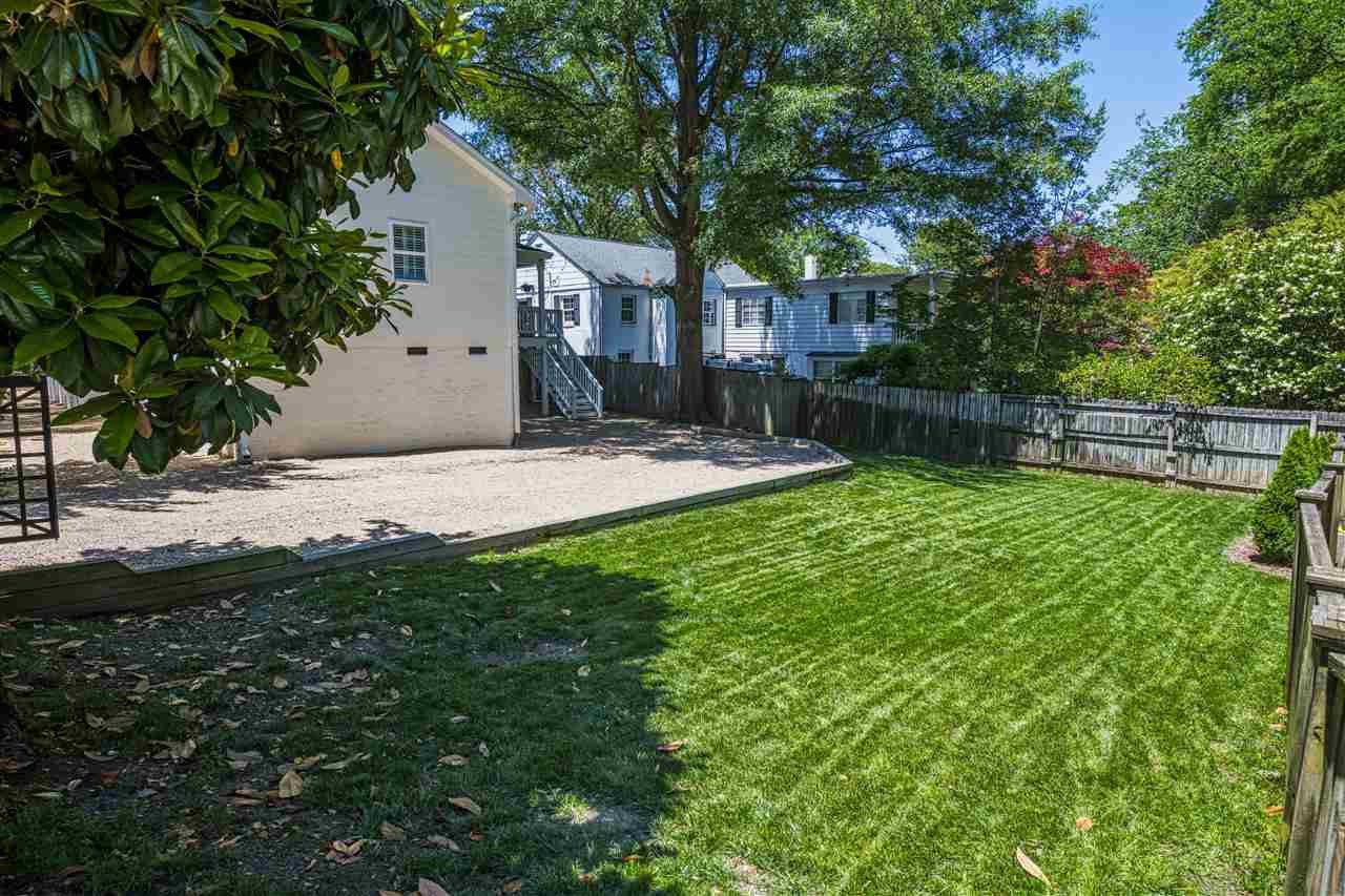 700 Dixie Trail Raleigh, NC 27607 - Photo 27 of 28 Photo 27