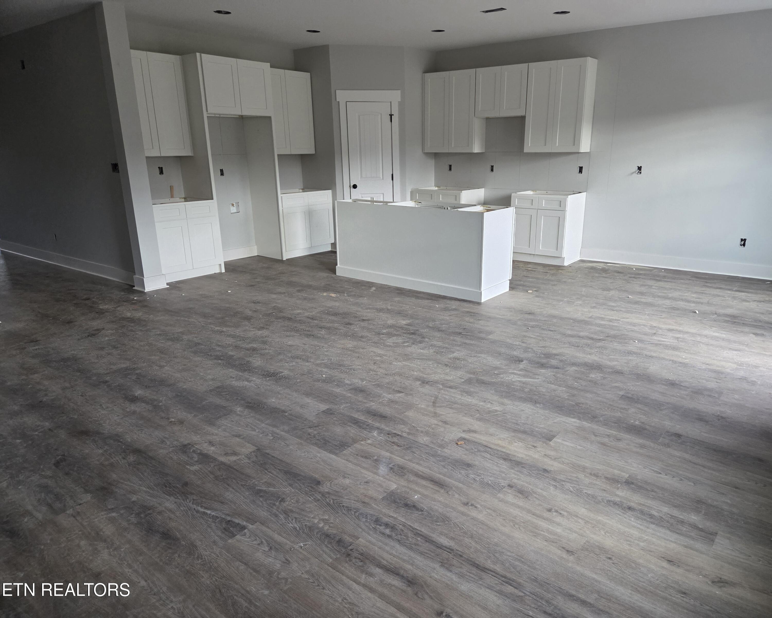 199 Chippewa Lane Rutledge, TN 37861 - Photo 3 of 16 20251101_171325