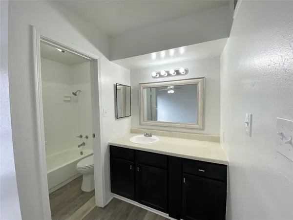 $875 | 7200 West T C Jester Boulevard, Unit 2502, Houston, TX 77088