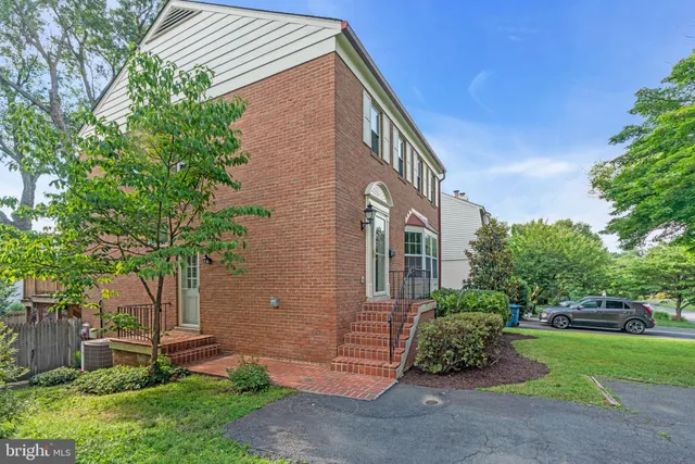 $1,300,000 | 1218 Kensington Road, McLean, VA 22101