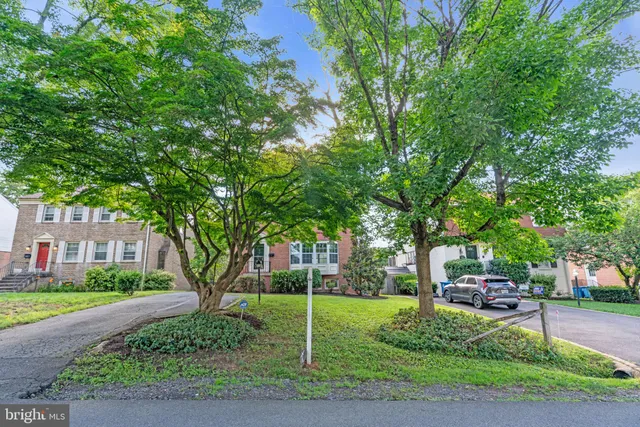 $1,300,000 | 1218 Kensington Road, McLean, VA 22101