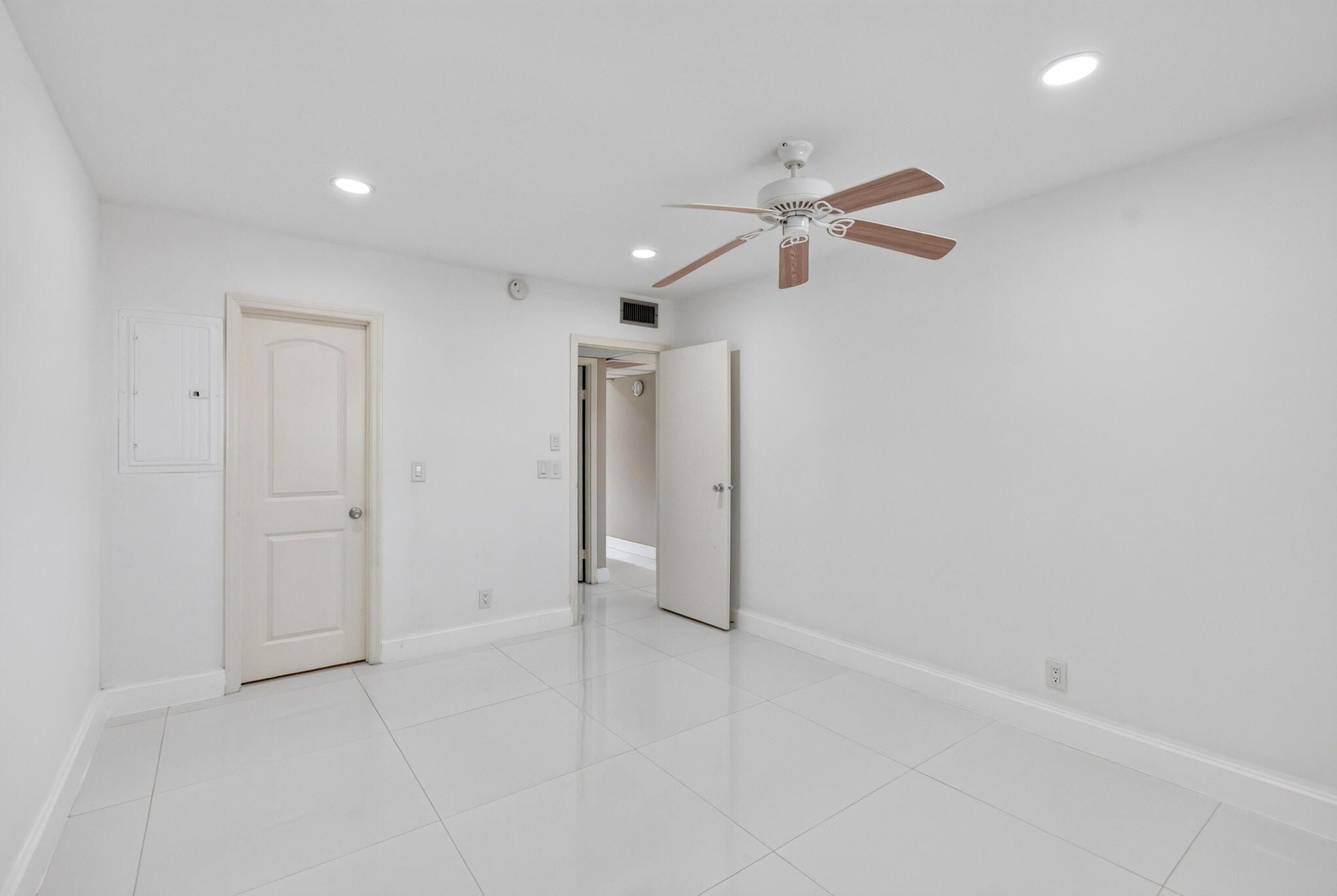 429 Flanders I Delray Beach, FL 33484 - Photo 26 of 84 30-web-or-mls-DSC_1277