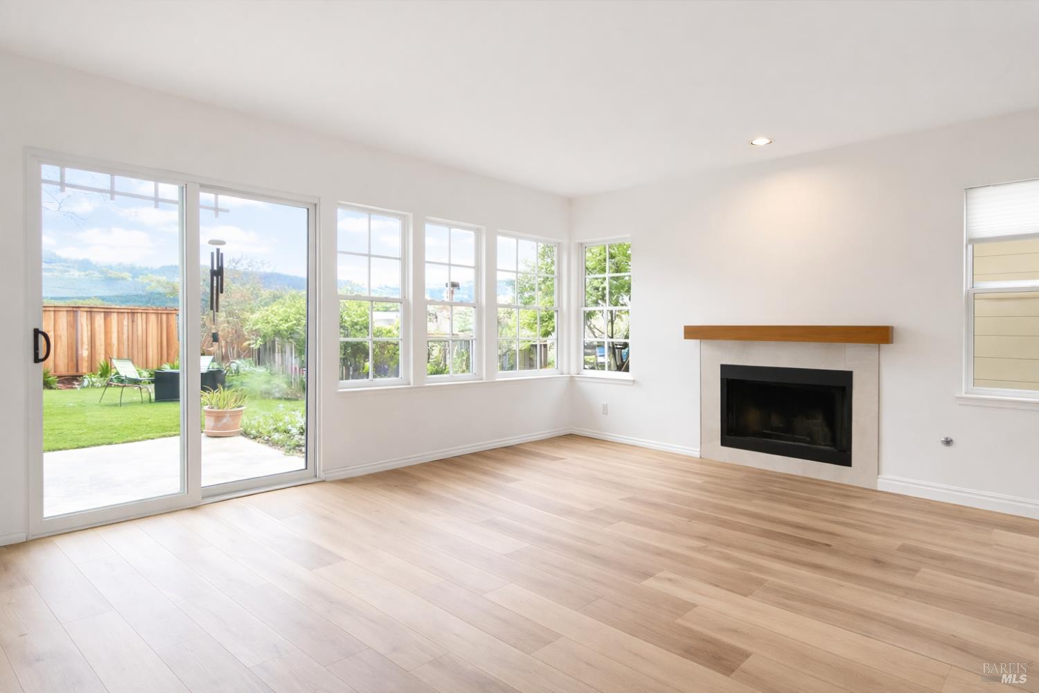 56 Waterside Circle San Rafael, CA 94903 - Photo 3 of 24