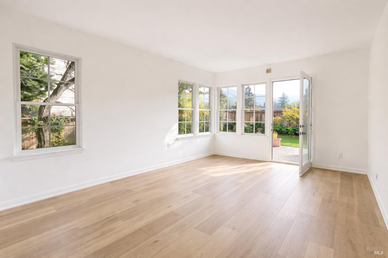 56 Waterside Circle San Rafael, CA 94903 - Photo 5 of 24