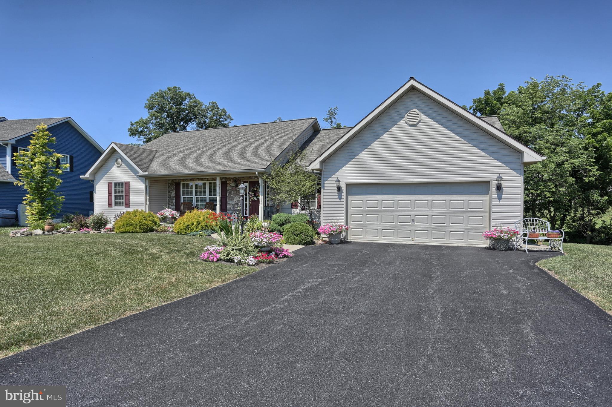 1508 Rolling Meadow Road Lebanon, PA 17046 - Photo 45 of 48 Front elevation