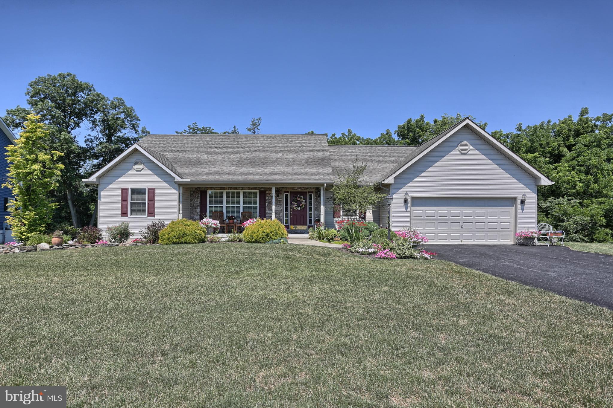1508 Rolling Meadow Road Lebanon, PA 17046 - Photo 46 of 48 Front elevation