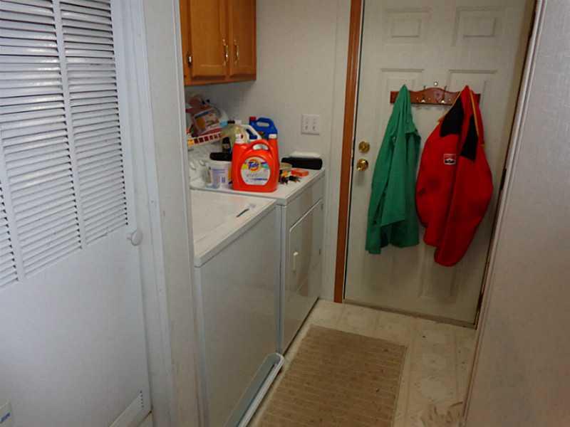 135 Laurel Crest Road Somerset, PA 15501 - Photo 14 of 25 Full Bath.