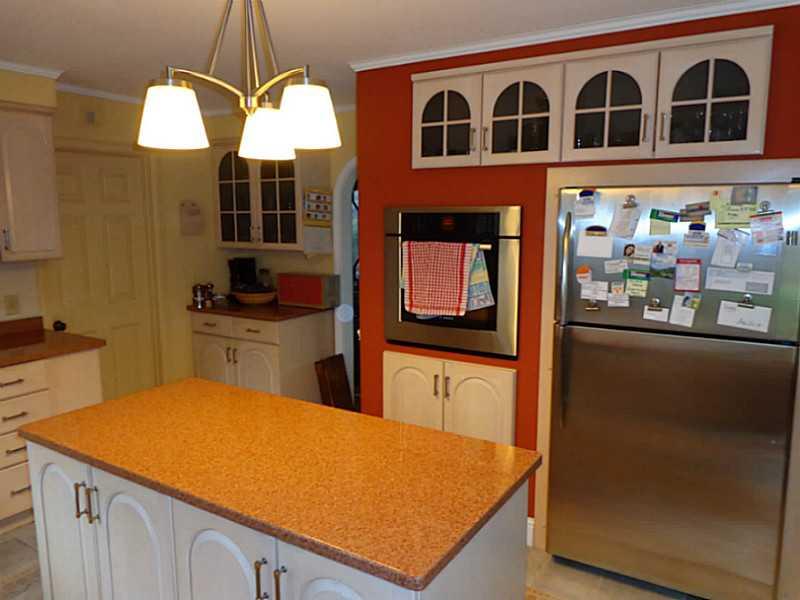 135 Laurel Crest Road Somerset, PA 15501 - Photo 3 of 25 Kitchen.