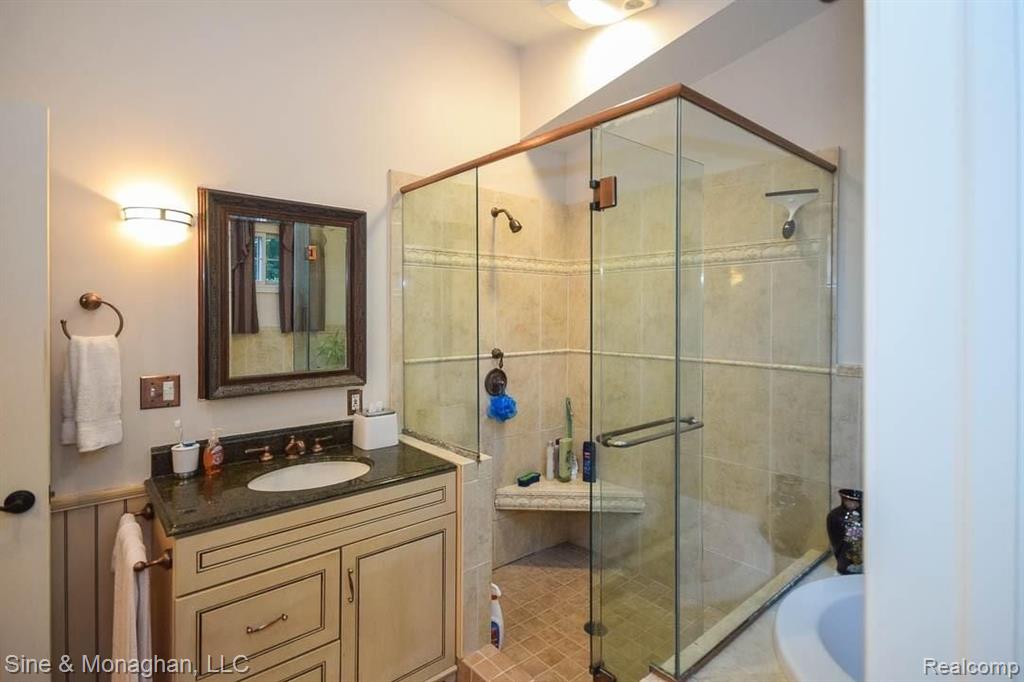 28362 Forestbrook Drive Farmington Hills, MI 48334 - Photo 26 of 38