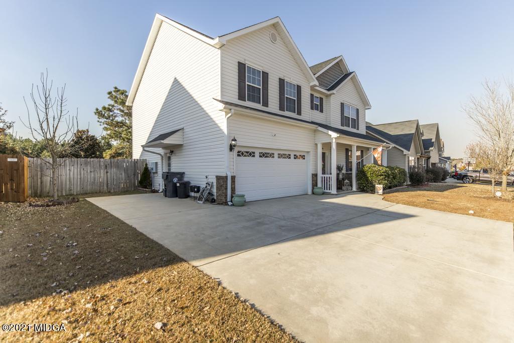 305 Rippling Water Way Perry, GA 31069 - Photo 6 of 45 305 Rippling Water Way 6