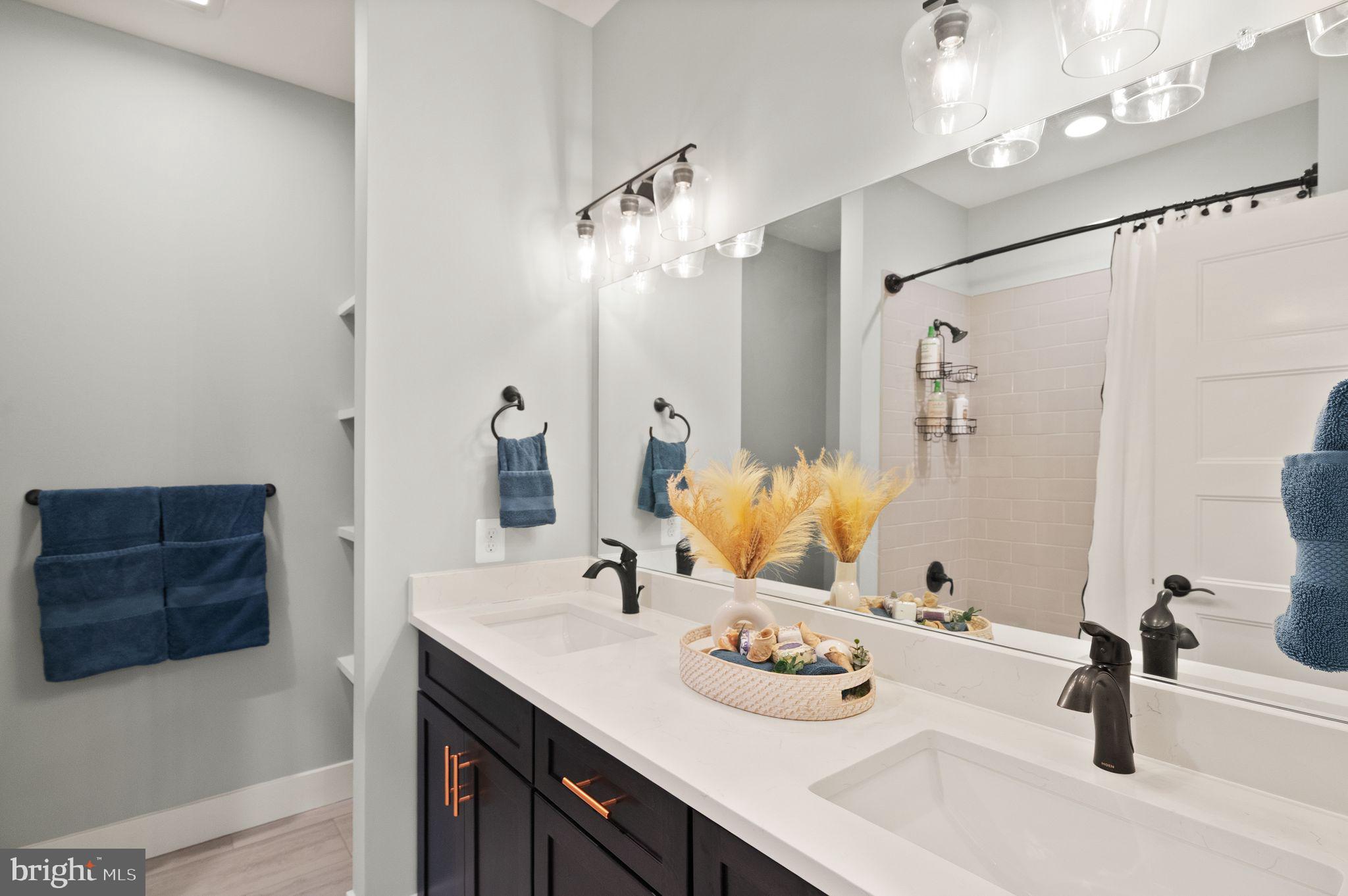 17819 Yatton Road Round Hill, VA 20141 - Photo 51 of 92 Upper Hall Bath