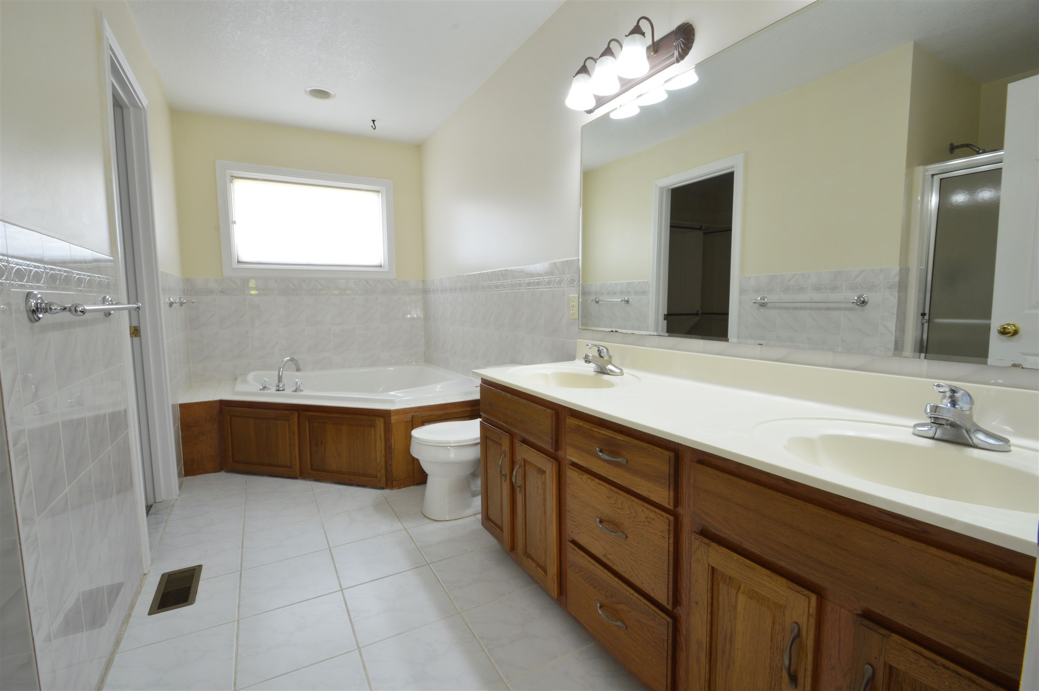 10424 Bitterroot Court Fort Wayne, IN 46804 - Photo 14 of 34 Gallery Image 14