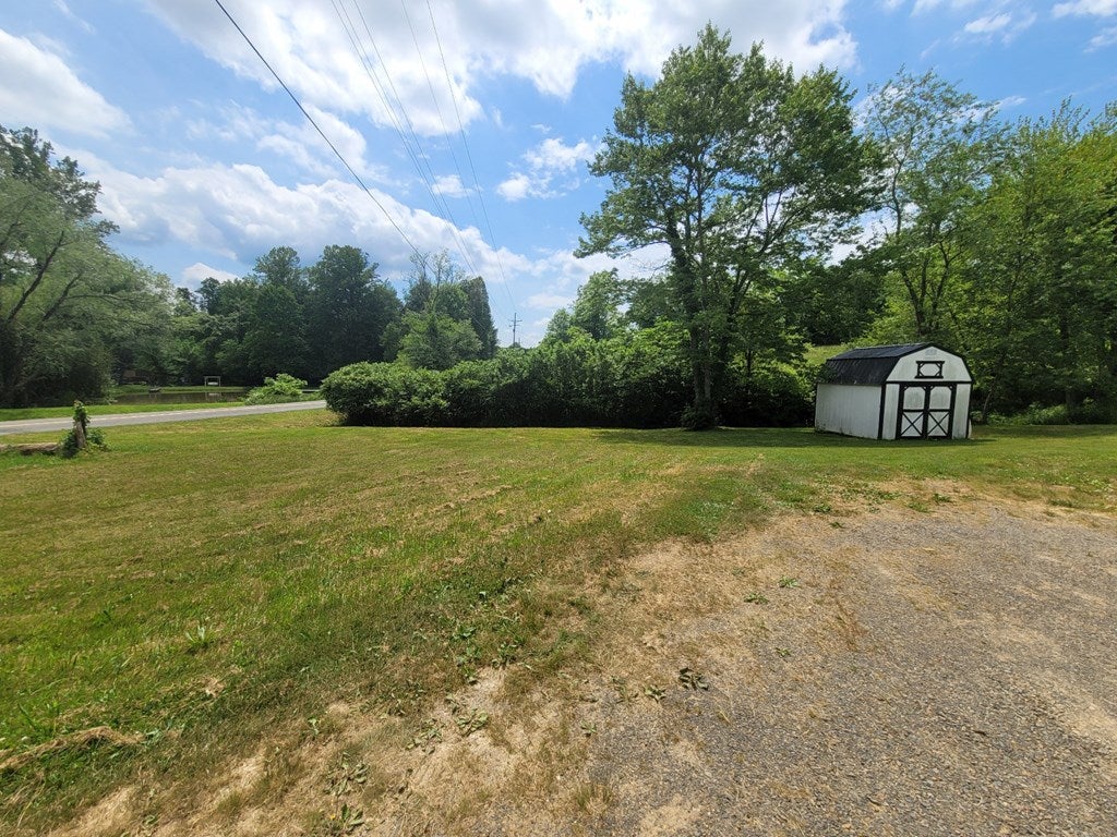 260 Frog Spur Road Fancy Gap, VA 24328 - Photo 11 of 20 Gallery Image 11