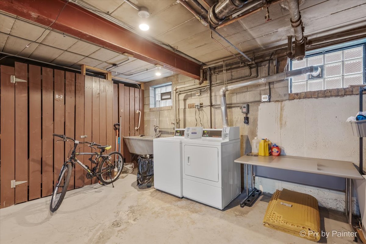 7211 Division Street, Unit C2 River Forest, IL 60305 - Photo 15 of 22 a utility room with dryer and washer
