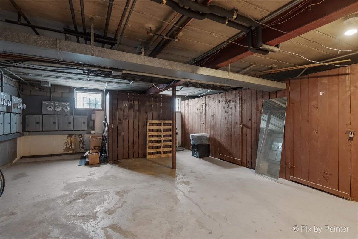 7211 Division Street, Unit C2 River Forest, IL 60305 - Photo 16 of 22 a view of an empty room with gym equipment