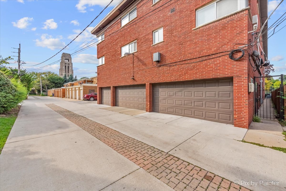 7211 Division Street, Unit C2 River Forest, IL 60305 - Photo 20 of 22 a house view with a outdoor space