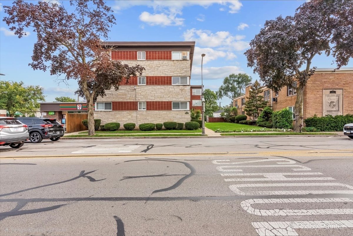 7211 Division Street, Unit C2 River Forest, IL 60305 - Photo 22 of 22 a view of a building with a street