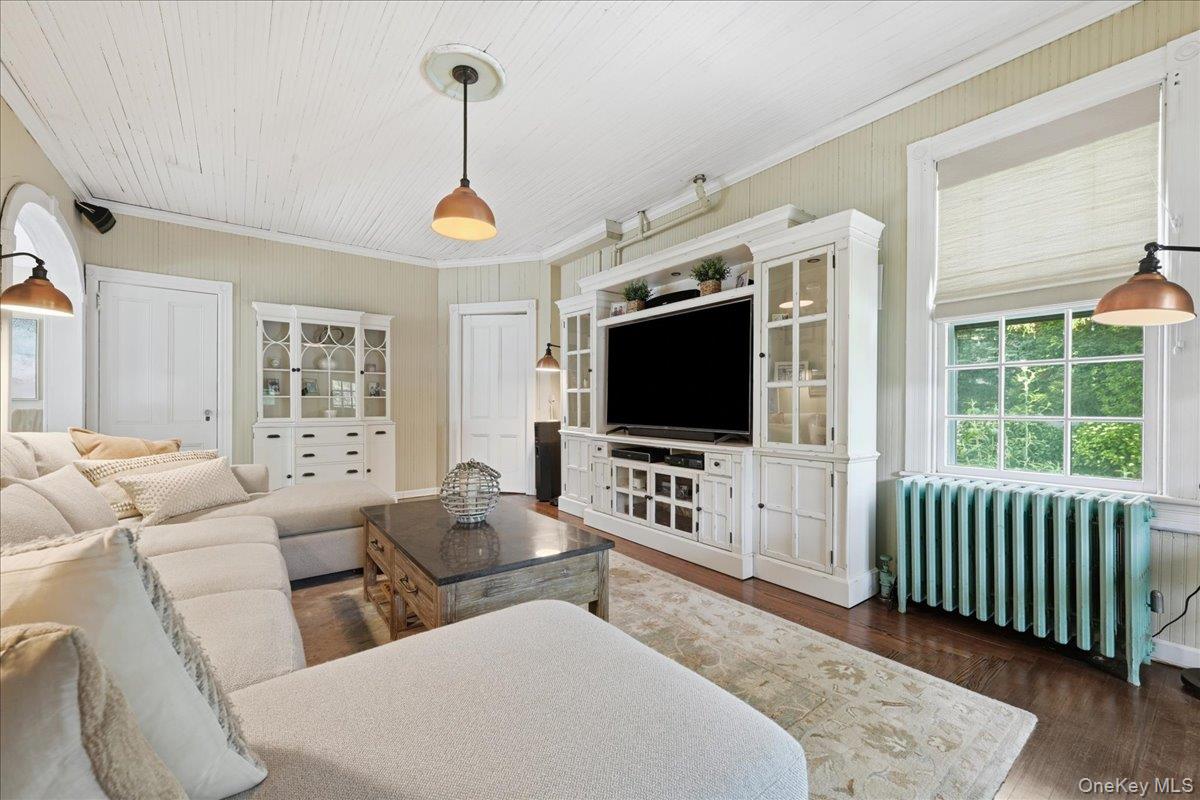 39 Little East Neck Road South Babylon, NY 11702 - Photo 12 of 46