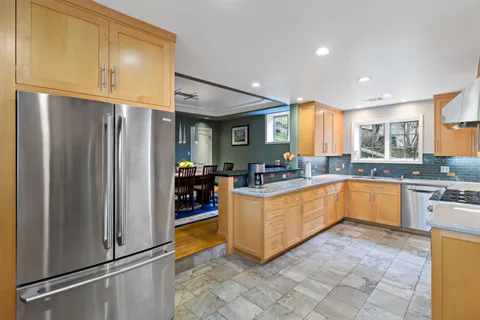 $2,890,000 | 616 Lakeview Way, Redwood City, CA 94062