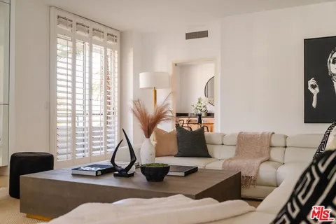$1,395,000 | 121 South Palm Drive, Unit 401, Beverly Hills, CA 90212