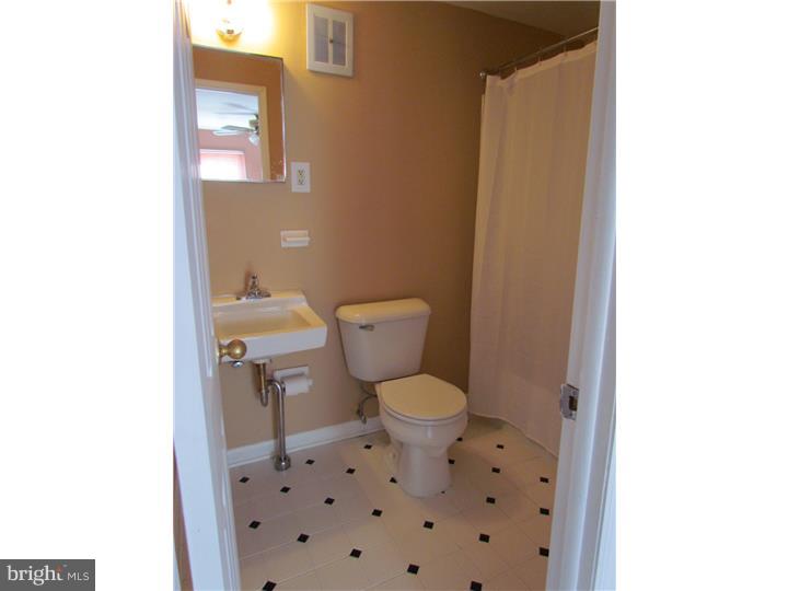 974 Mueller Road Warminster, PA 18974 - Photo 14 of 25 Gallery Image 14