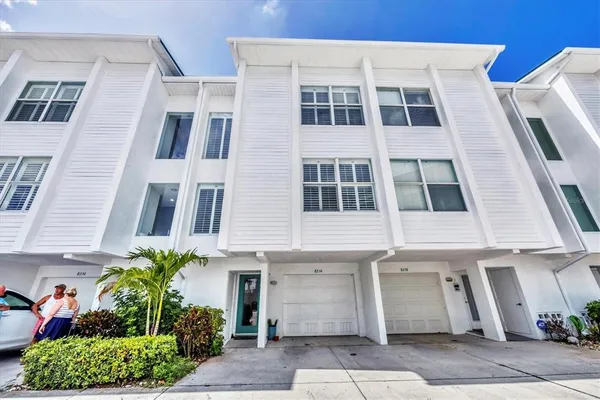 $4,200 | 8234 Harborside Circle, Englewood, FL 34224