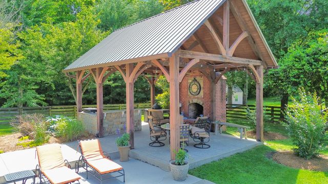a view of a tennis court