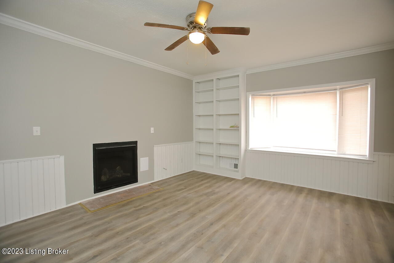3454 Fern Lea Road Louisville, KY 40216 - Photo 19 of 56 Family Room
