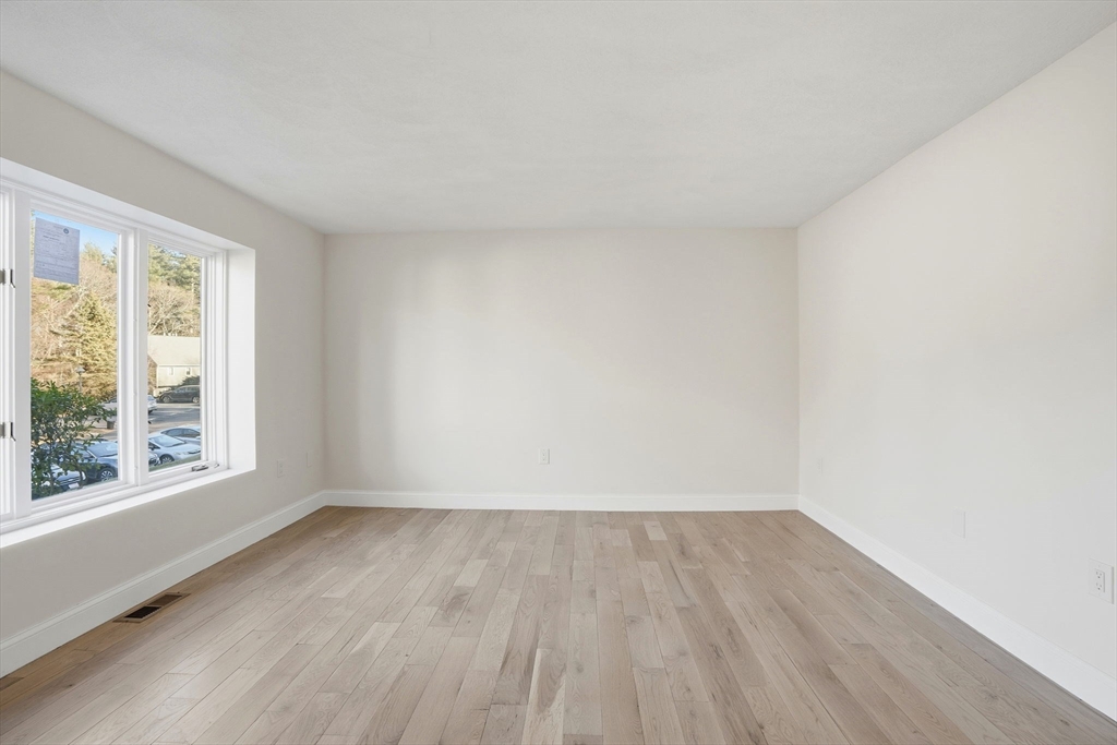 24 Deer Path, Unit 5 Maynard, MA 01754 - Photo 7 of 36