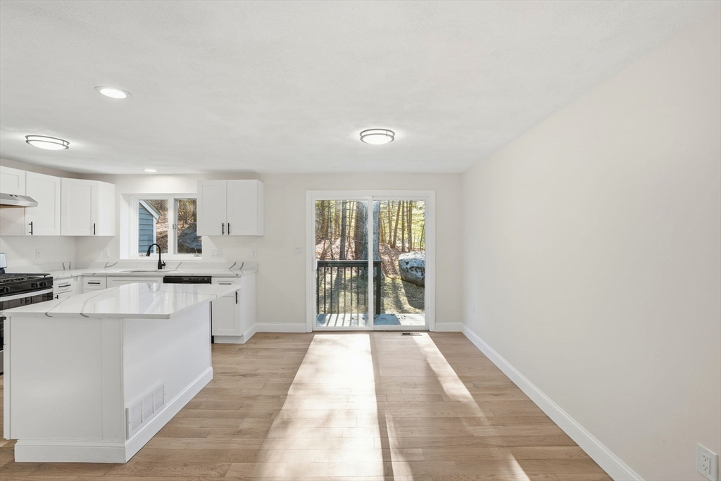 24 Deer Path, Unit 5 Maynard, MA 01754 - Photo 9 of 36