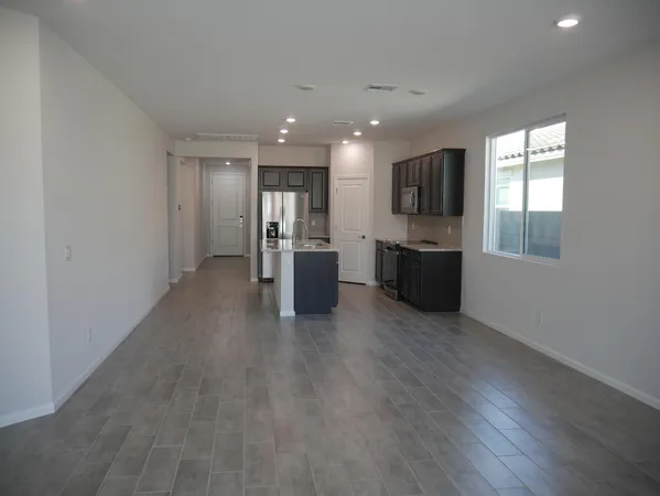 $2,100 | 18156 West Daley Lane, Surprise, AZ 85387