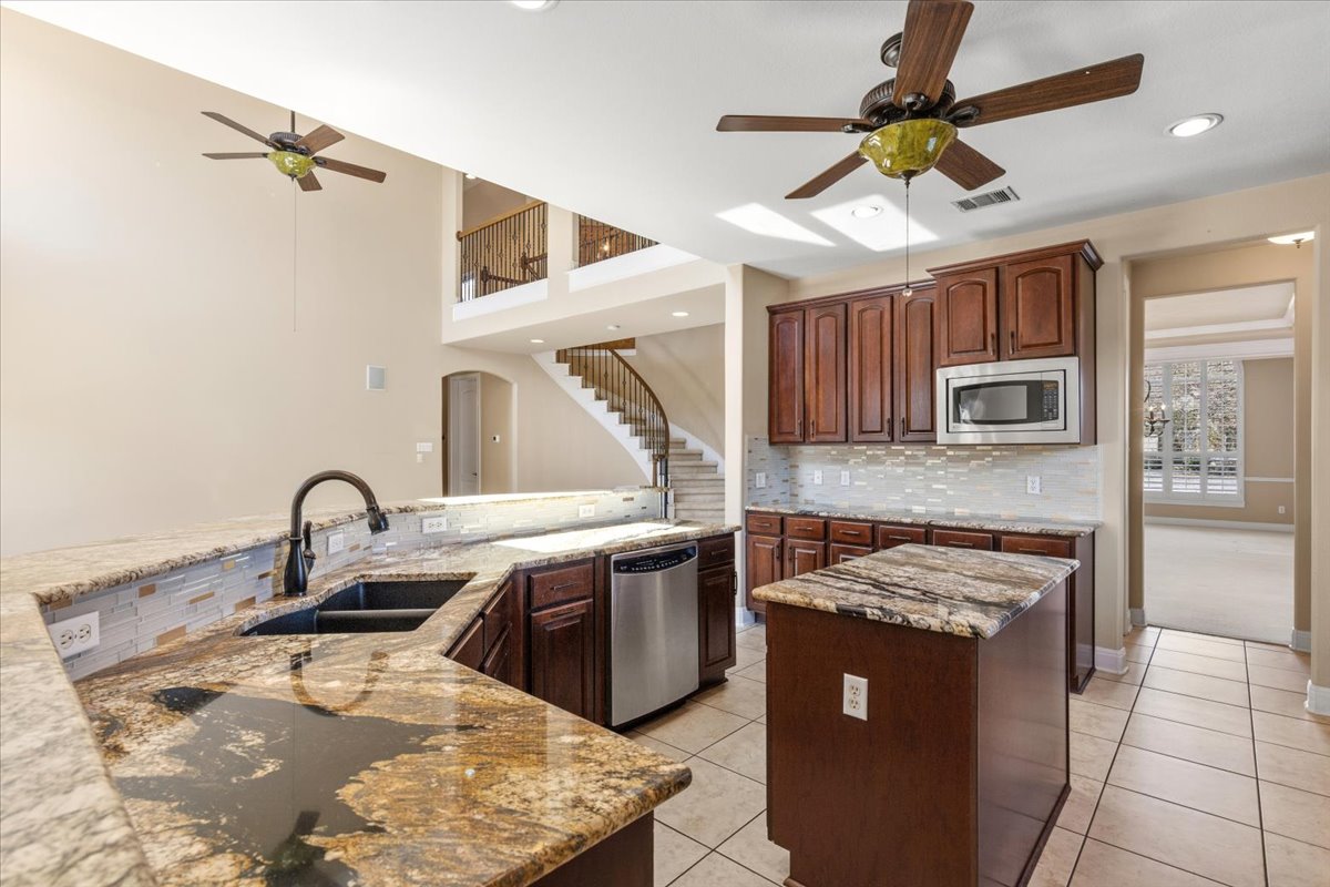 111 Whitley Drive Austin, TX 78738 - Photo 13 of 38