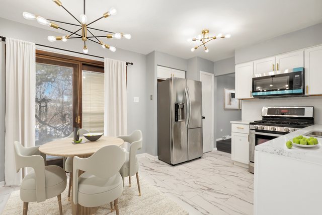 3518 South Manor Drive Lansing, IL 60438 - Photo 4 of 29