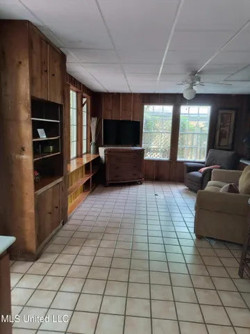 $2,350 | 171 St Charles Avenue, Biloxi, MS 39530