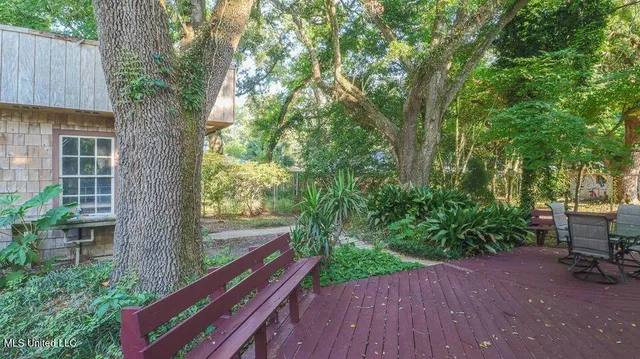 $2,350 | 171 St Charles Avenue, Biloxi, MS 39530