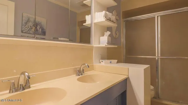 $2,350 | 171 St Charles Avenue, Biloxi, MS 39530