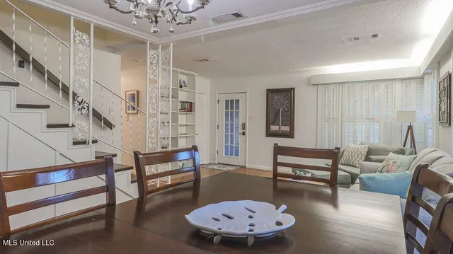 $2,350 | 171 St Charles Avenue, Biloxi, MS 39530