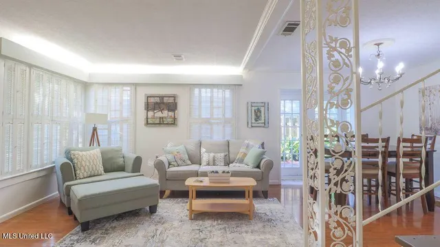 $2,350 | 171 St Charles Avenue, Biloxi, MS 39530