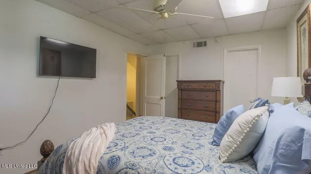 $2,350 | 171 St Charles Avenue, Biloxi, MS 39530