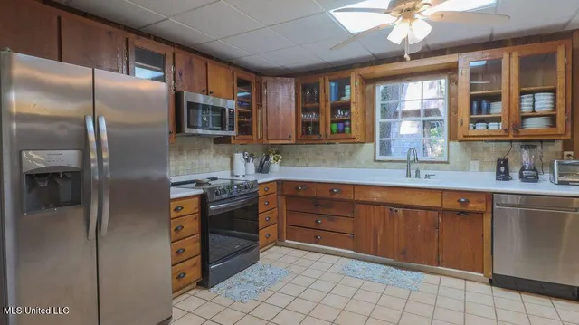 $2,350 | 171 St Charles Avenue, Biloxi, MS 39530