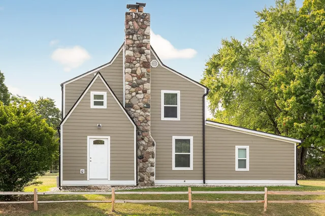 $299,900 | 17979 M-60, Vandalia, MI 49095