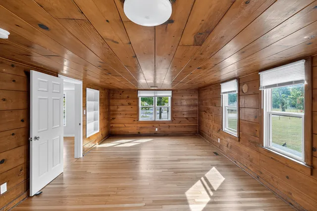 $299,900 | 17979 M-60, Vandalia, MI 49095