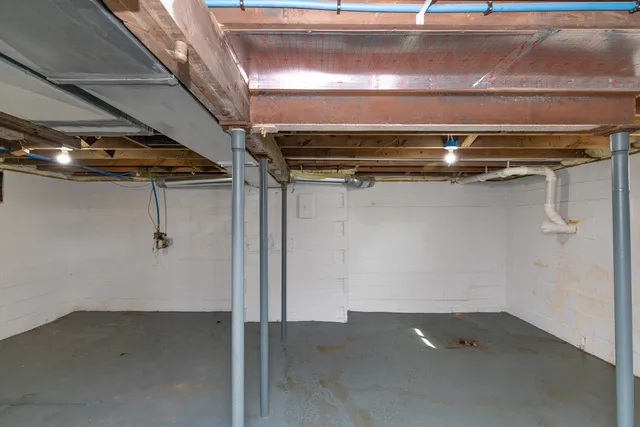 $299,900 | 17979 M-60, Vandalia, MI 49095