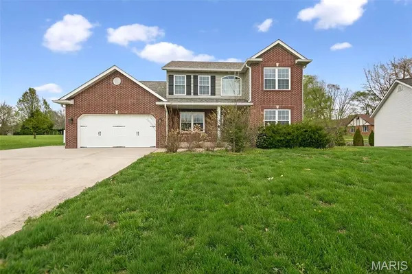 $435,000 | 2408 Liberty Drive, Maryville, IL 62062