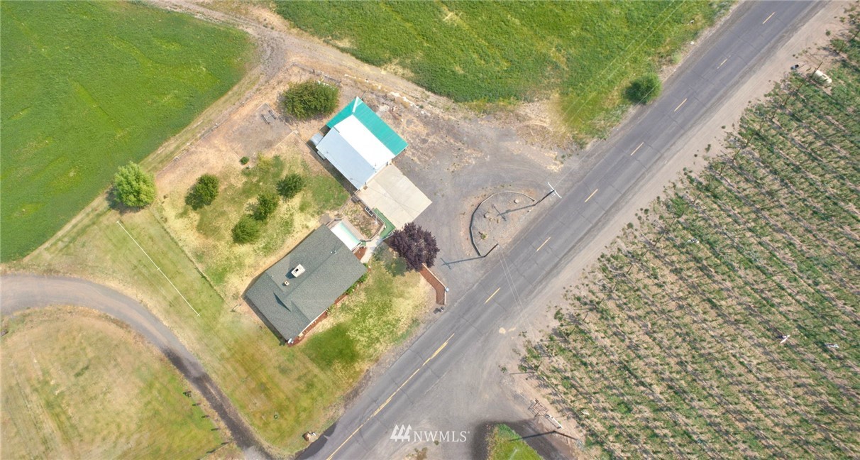 1571 Rosenkranz Road Tieton, WA 98947 - Photo 3 of 25
