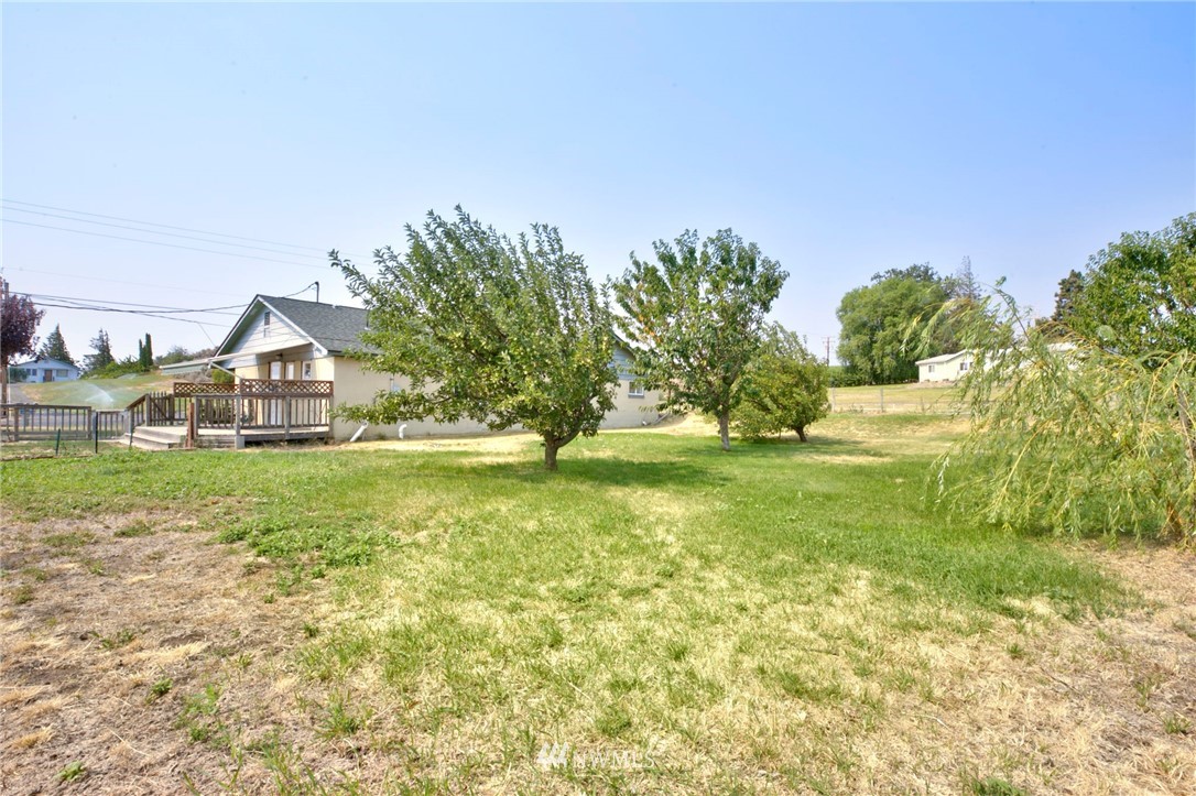 1571 Rosenkranz Road Tieton, WA 98947 - Photo 5 of 25