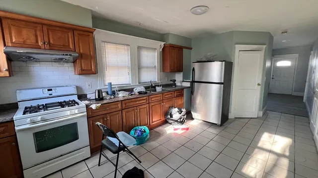 $2,800 | 58 Agawam Street, Revere, MA 02151