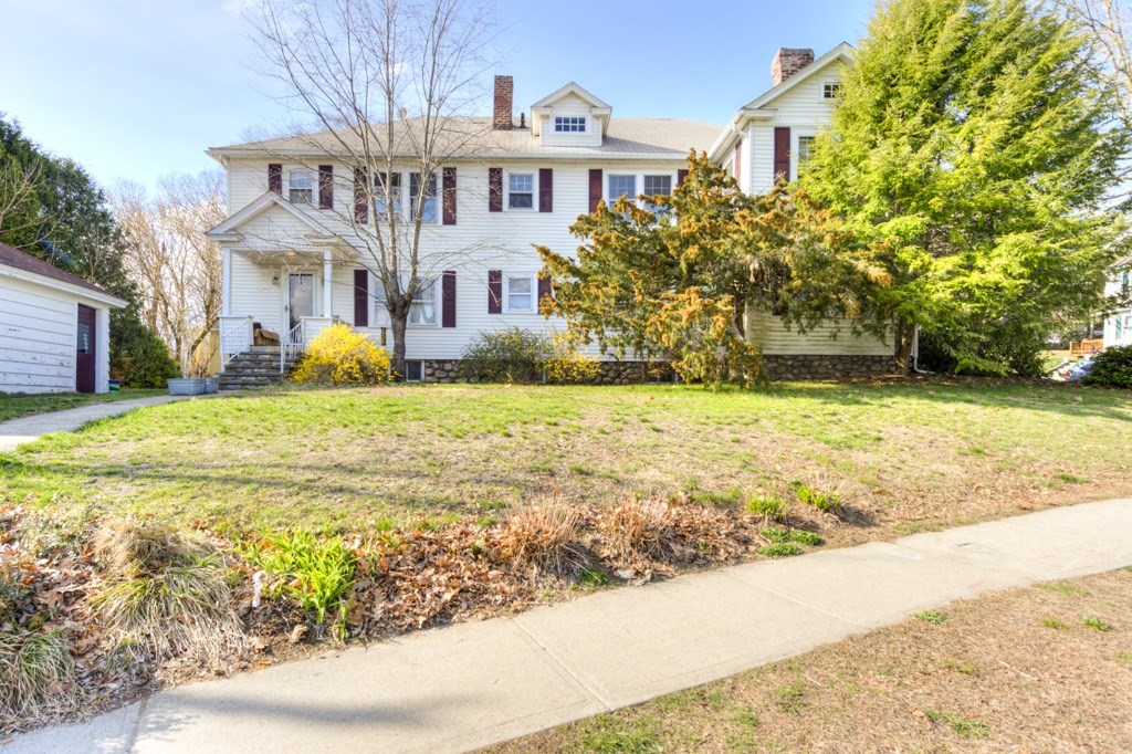 3 Longfellow Road Worcester, MA 01602 - Photo 4 of 33 a view of a house with a swimming pool