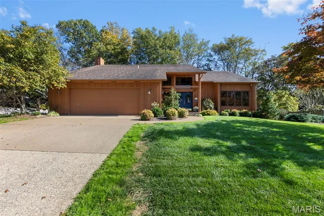 $407,900 | 2932 Bella Vista Drive, Cape Girardeau, MO 63701